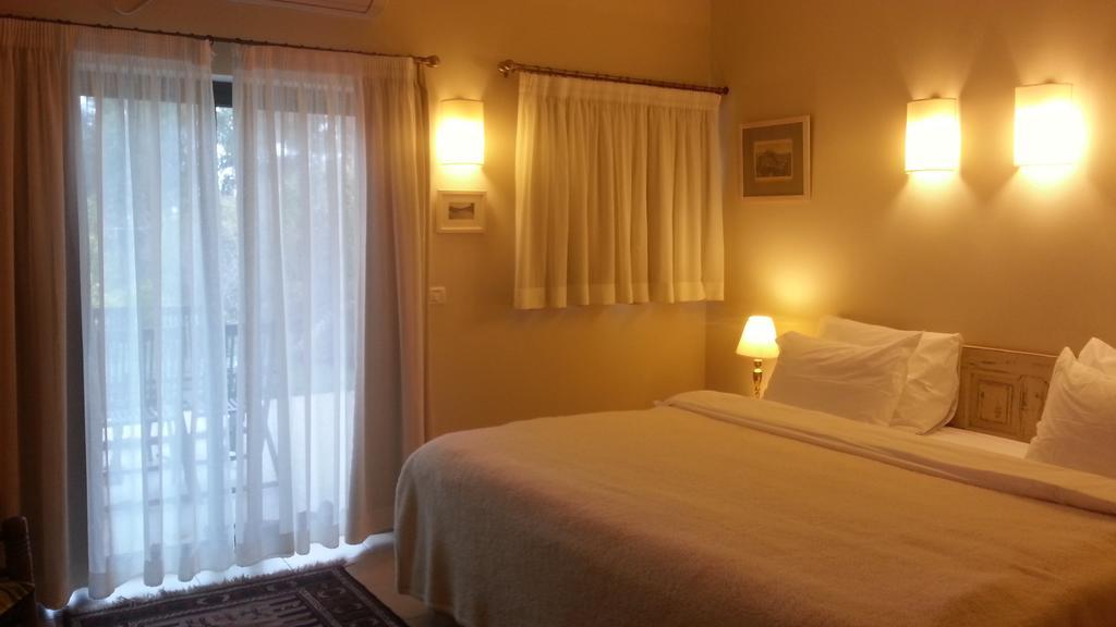 Shulamit Yard Hotel Ros Pinna Szoba fotó