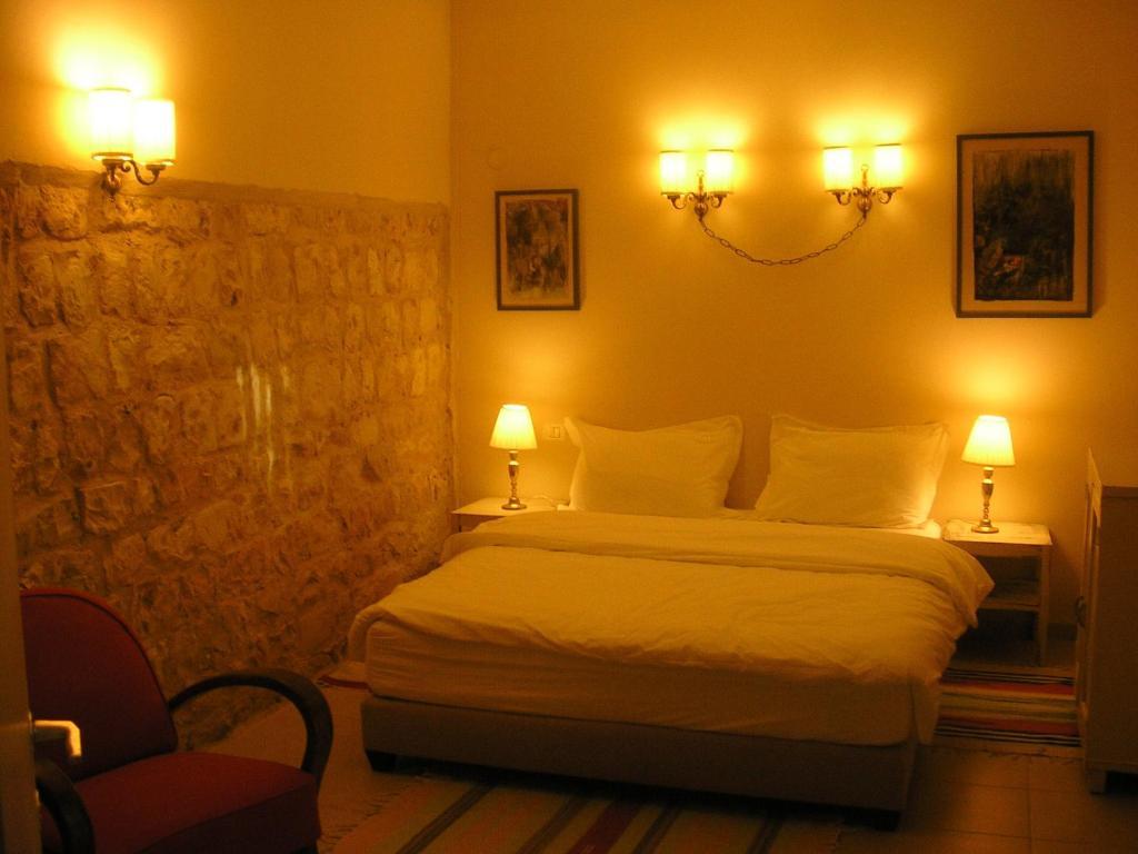 Shulamit Yard Hotel Ros Pinna Szoba fotó
