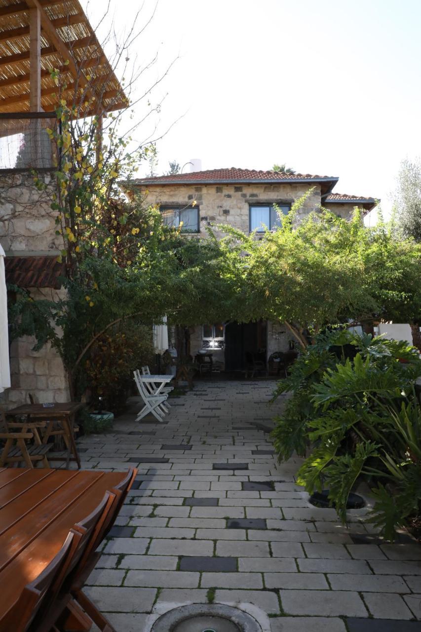 Shulamit Yard Hotel Ros Pinna Kültér fotó